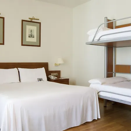 Отель Zentral Rey Pelayo Хихон