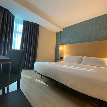 Zentral Rey Pelayo Hotel