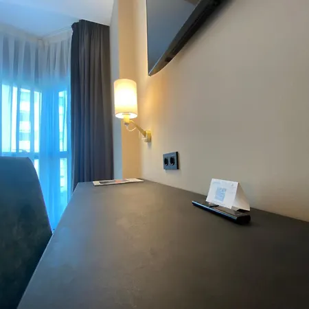 ホテル Zentral Rey Pelayo