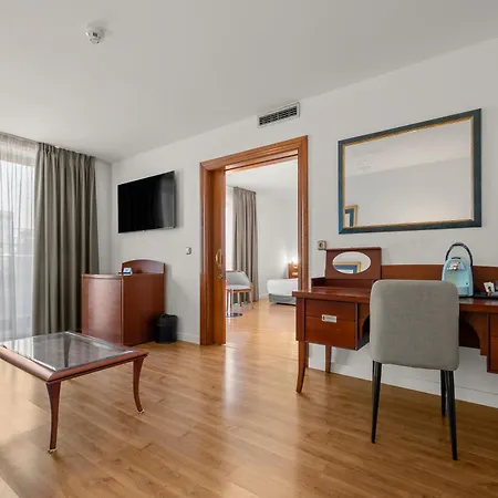 Zentral Rey Pelayo ホテル 4*