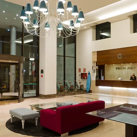 Hotel Zentral Rey Pelayo 4*