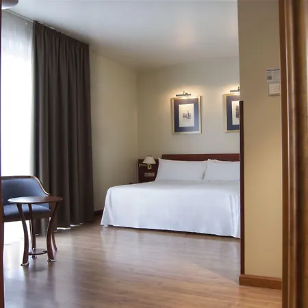 Zentral Rey Pelayo ホテル 4*