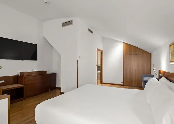 Zentral Rey Pelayo 4*