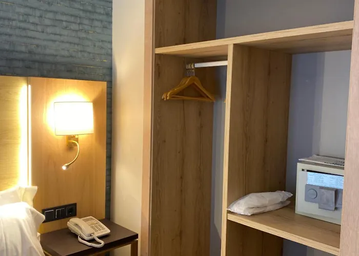 Zentral Rey Pelayo Otel