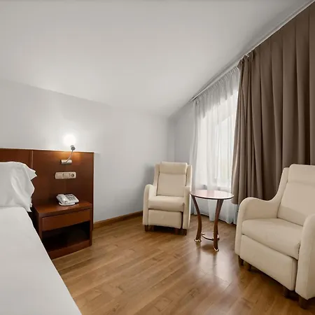 Hotel Zentral Rey Pelayo 4*