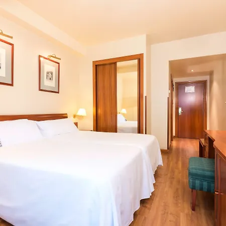 Zentral Rey Pelayo 4* Gijón