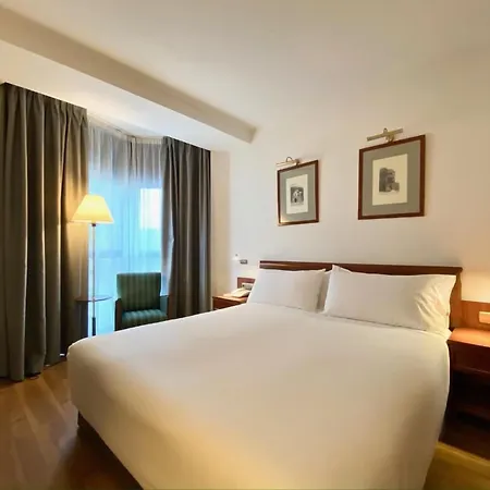 Zentral Rey Pelayo 4* Gijón