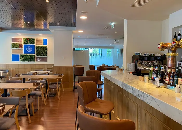 מלון Zentral Rey Pelayo 4*