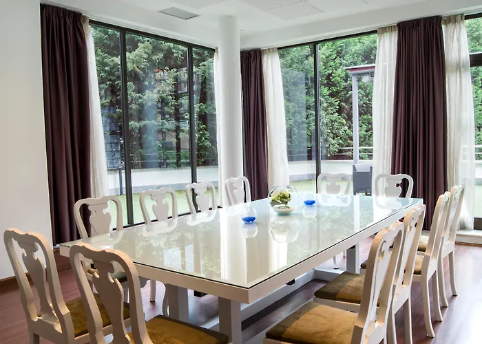 Zentral Rey Pelayo מלון