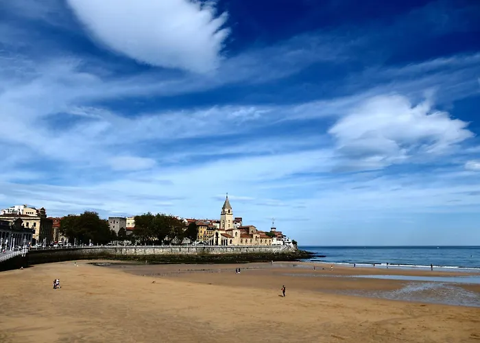 Zentral Rey Pelayo מלון